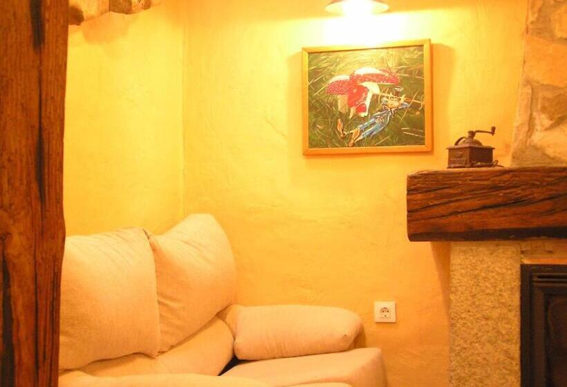 Сельский отель Hostal Rural Las Cuatro Calles