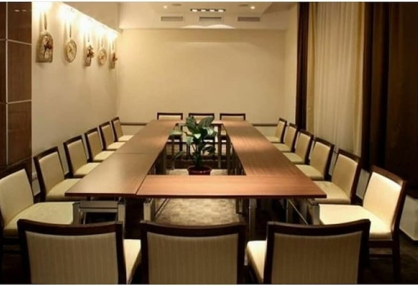 Business Hotel Senator