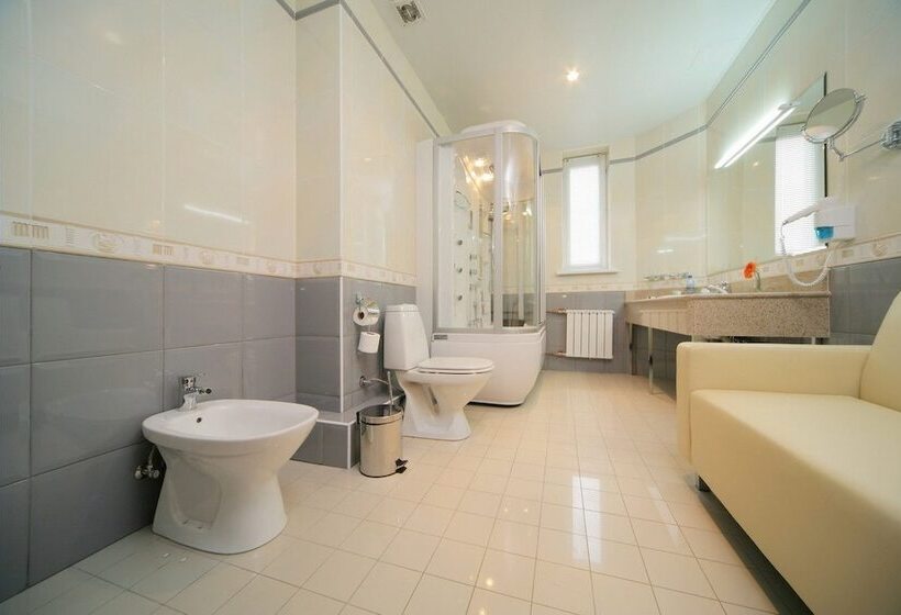 Business Hotel Senator