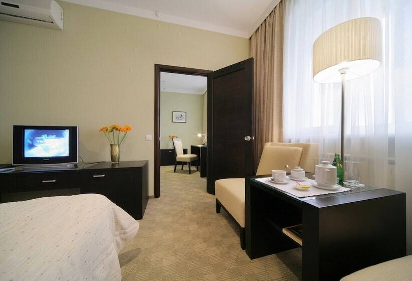 Business Hotel Senator