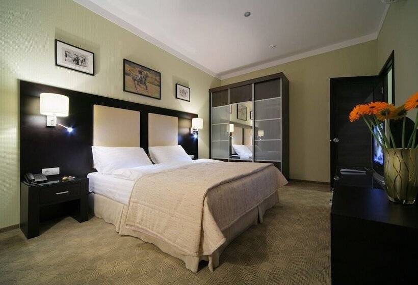 Business Hotel Senator