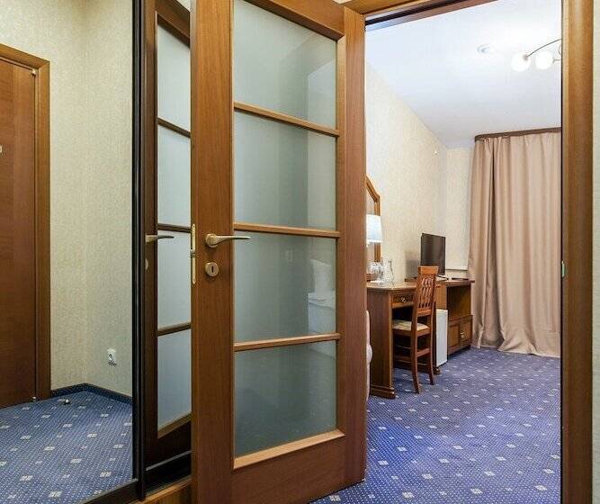 هتل Sosnovy Bor Park