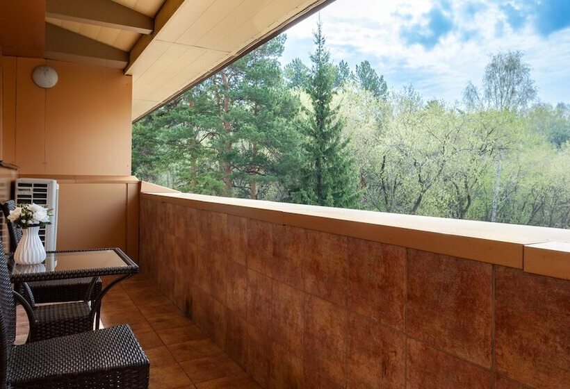 هتل Sosnovy Bor Park