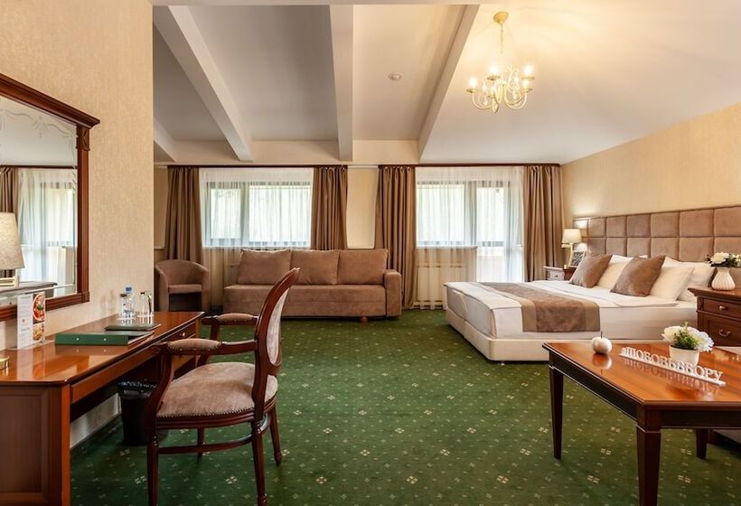 هتل Sosnovy Bor Park