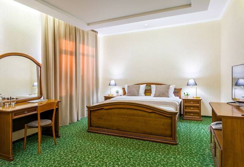 هتل Sosnovy Bor Park