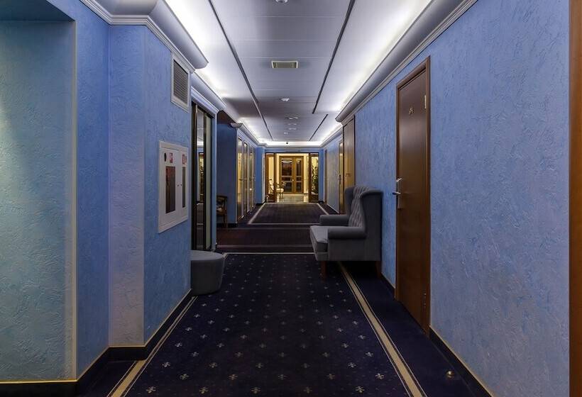 هتل Sosnovy Bor Park