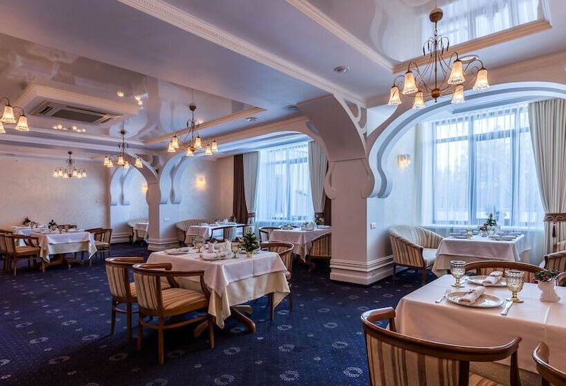 هتل Sosnovy Bor Park