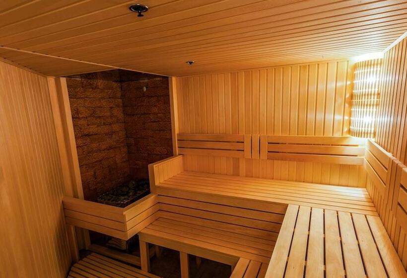 هتل Sosnovy Bor Park