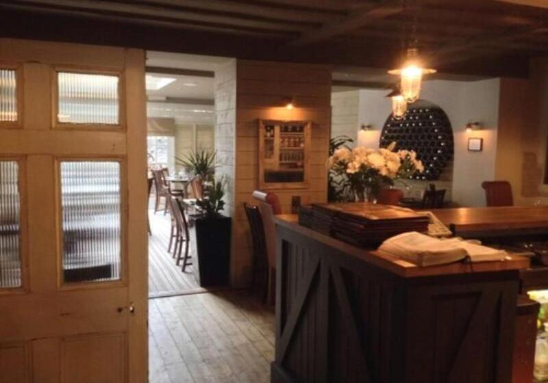 호텔 The Kings Head