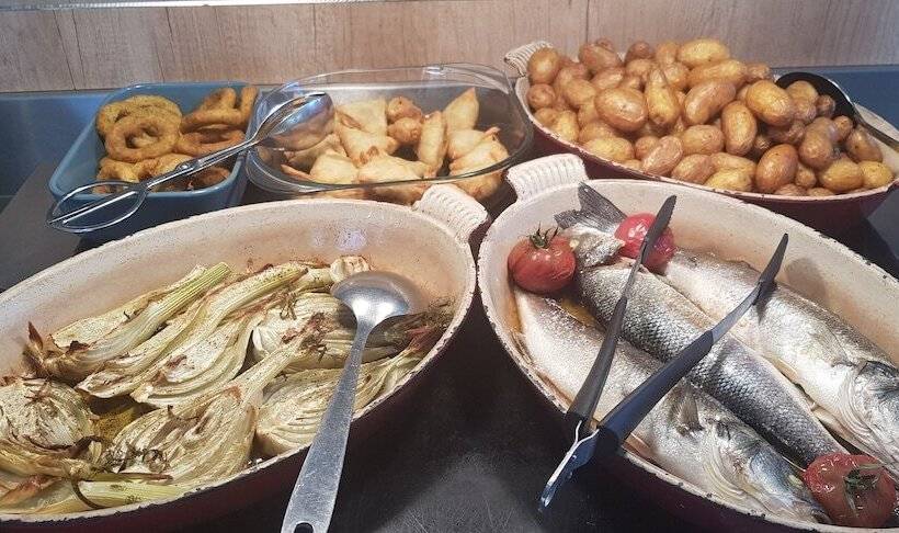 فندق The Originals City, Hôtel Marseille Aéroport