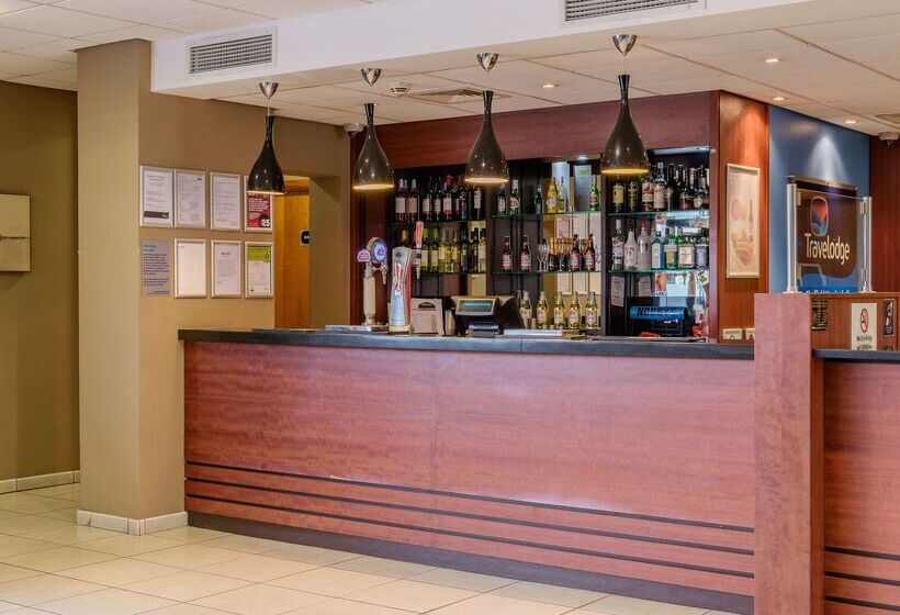 هتل Travelodge Sheffield Meadowhall