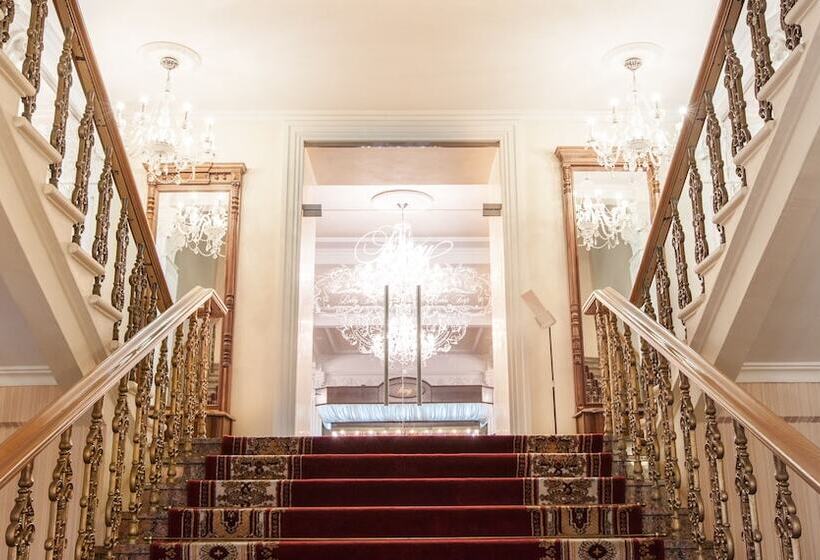 Tsentralny By Usta Hotels