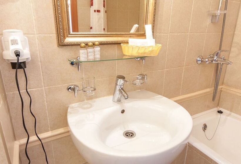 Tsentralny By Usta Hotels