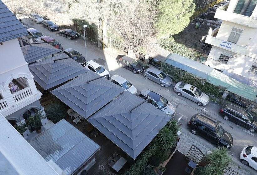 בית מלון כפרי Vh Broadway Tirana