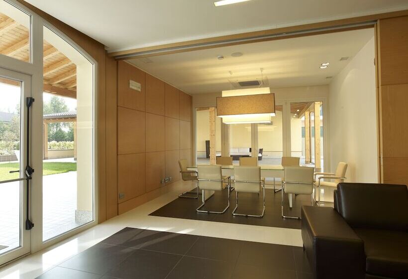 酒店 Virginia Palace