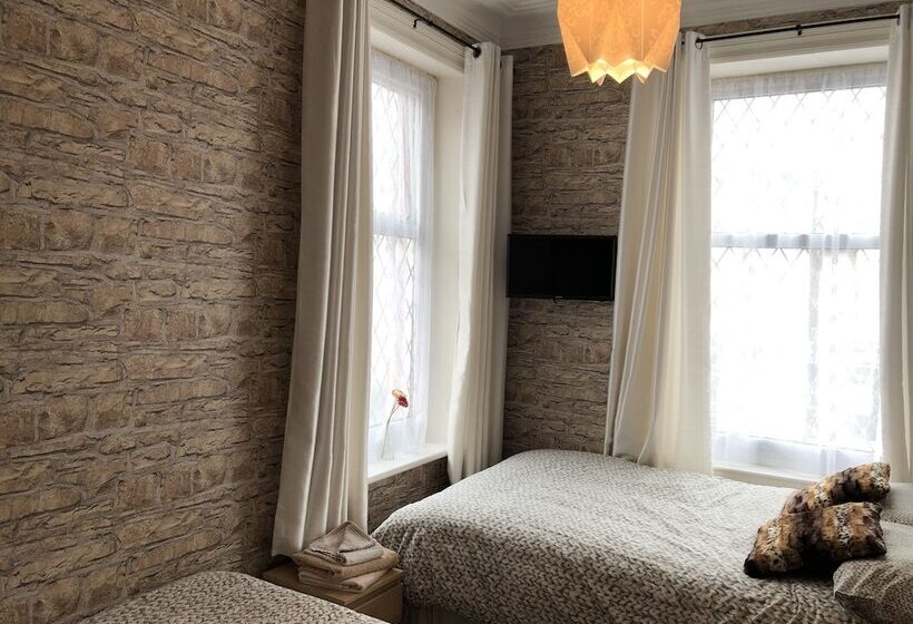 ホテル West Vale Villa