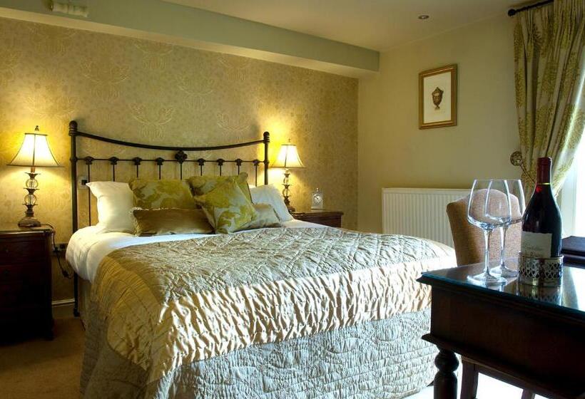 Отель Whitley Hall