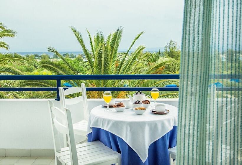 فندق Xenios Port Marina