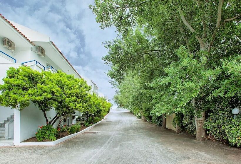 فندق Xenios Port Marina