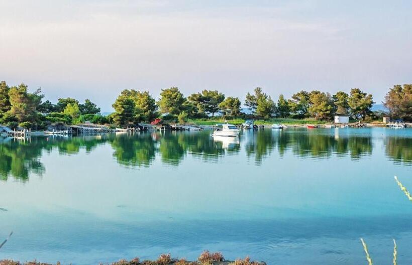 فندق Xenios Port Marina