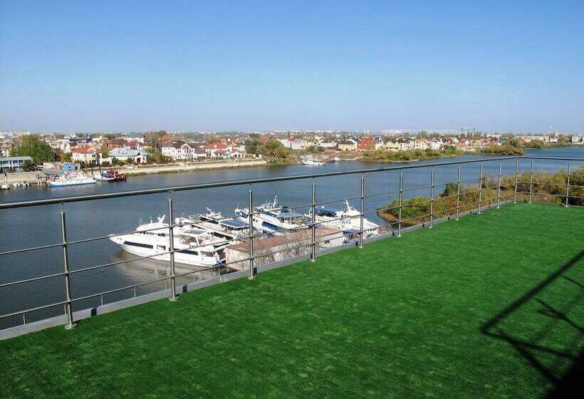 هتل Zolotoy Zaton