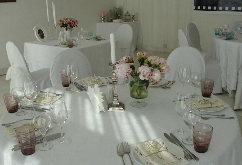 هتل Zolotoy Zaton