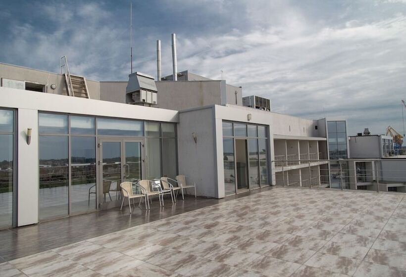 هتل Zolotoy Zaton