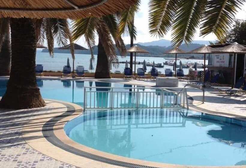 Maria  S Beach Apartments