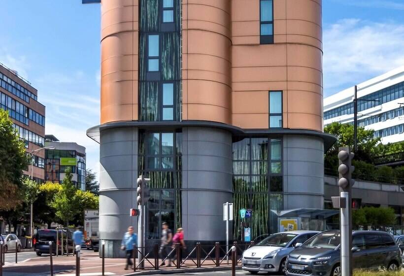 Novotel Suites Paris Issy Les Moulineaux