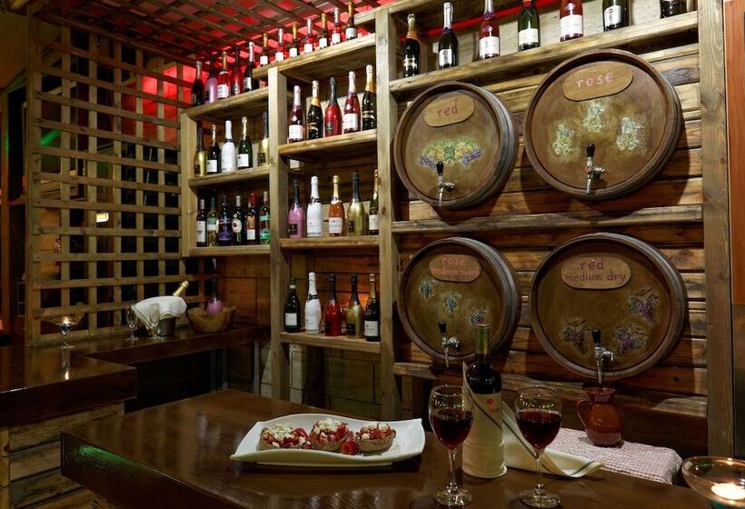 Philoxenia Hotel & Spa