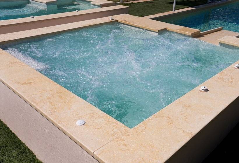 Philoxenia Hotel & Spa