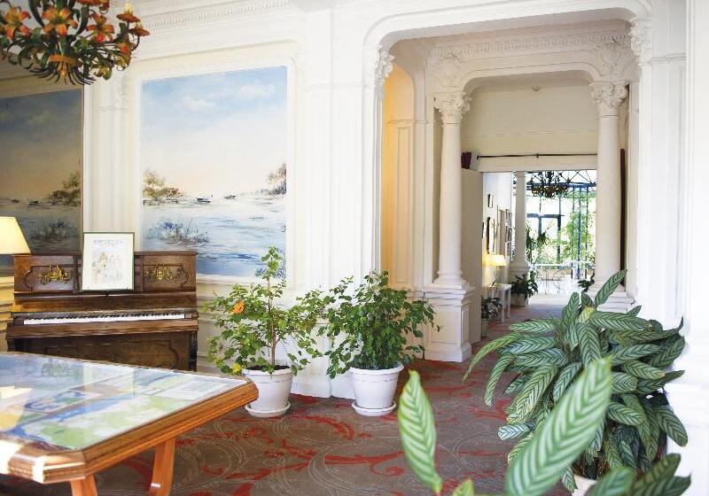 Residence De Tourisme Vacances Bleues Villa Regina