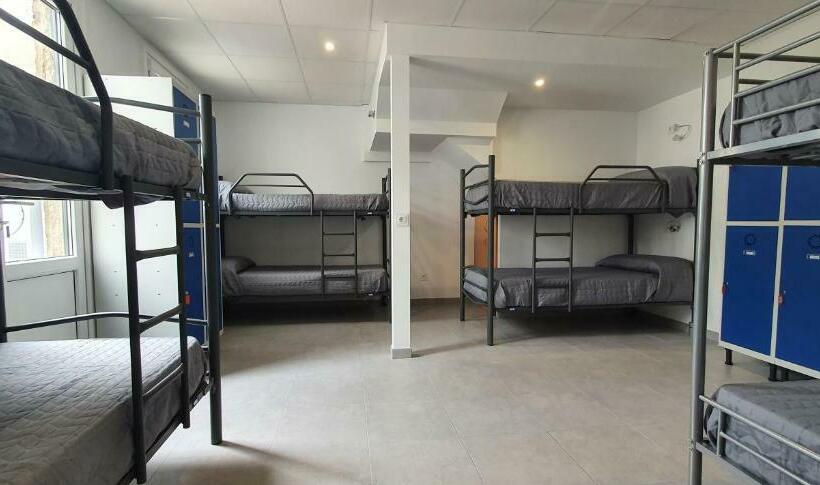 Albergue O Marco Hostel
