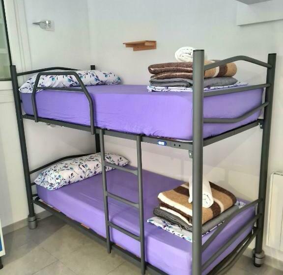 Albergue O Marco Hostel