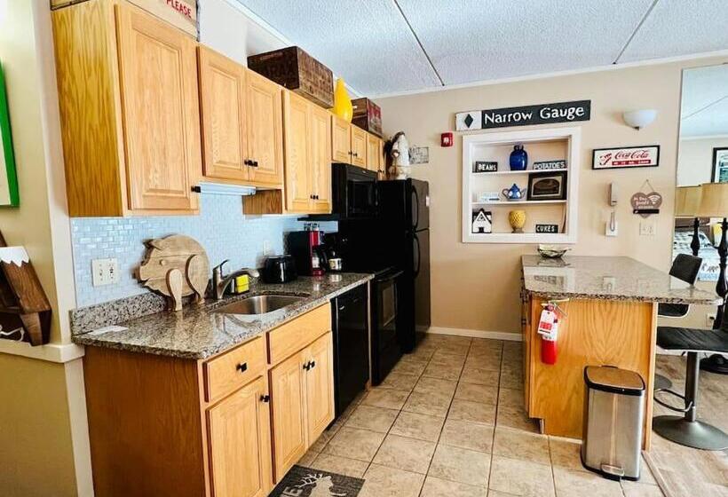 Attitash Mountain Village Studio   Slope View   Ski   Newly Renovated