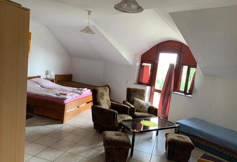 Bed and Breakfast Buzál Mórocza Pincészet és Szálláshely