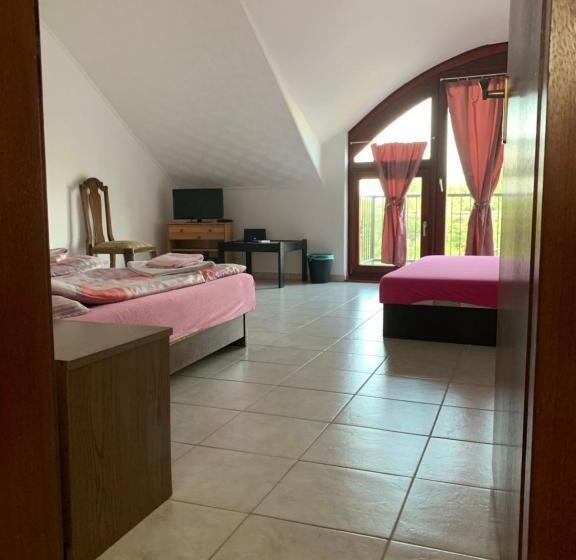 Bed and Breakfast Buzál Mórocza Pincészet és Szálláshely