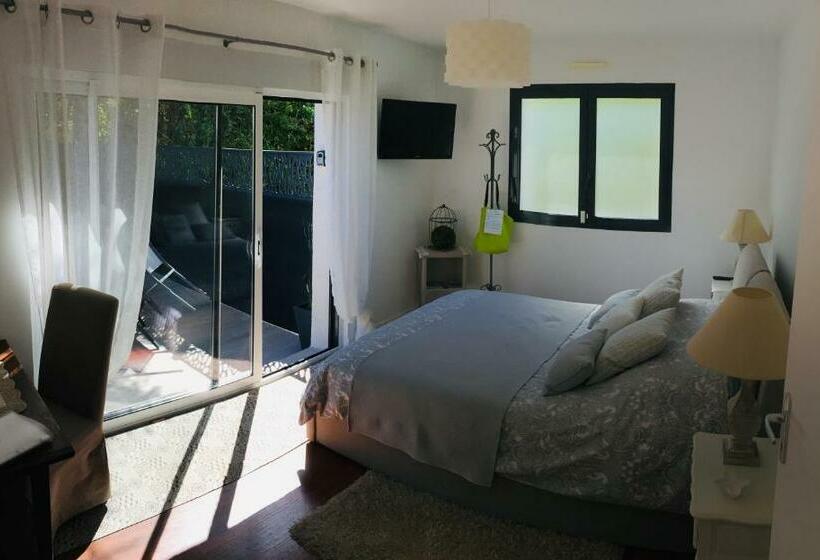 مبيت وإفطار Chambre Kercaves