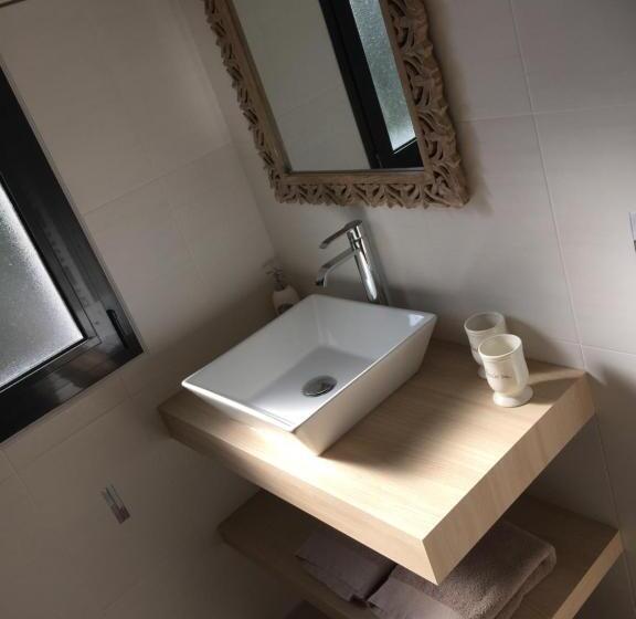 مبيت وإفطار Chambre Kercaves