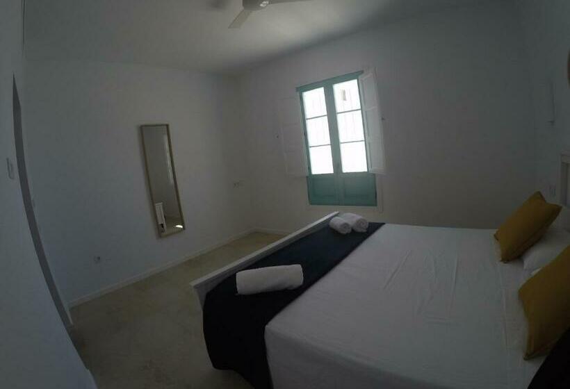 민박 El Chanchullero