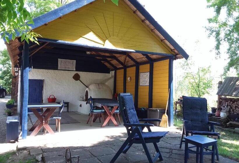 مبيت وإفطار Herberg Tisza