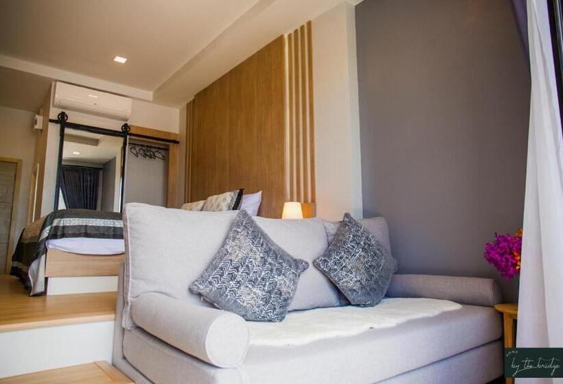 Bed and Breakfast Home By The Bridge