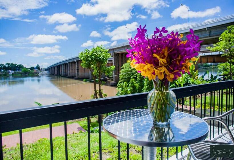 Bed and Breakfast Home By The Bridge