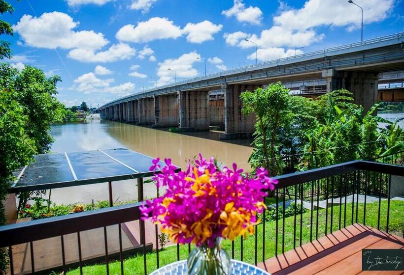 Bed and Breakfast Home By The Bridge