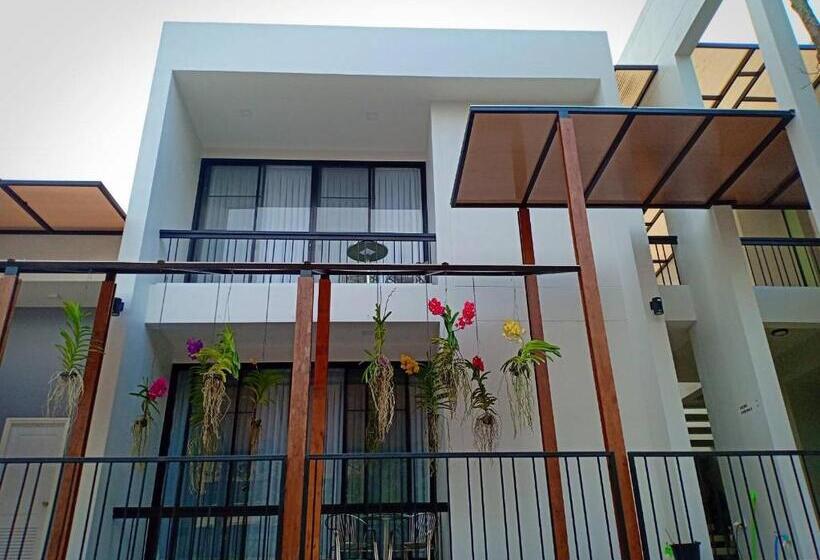 Bed and Breakfast Home By The Bridge