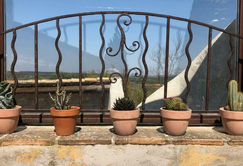 住宿加早餐  La Maison Blanche Uzès
