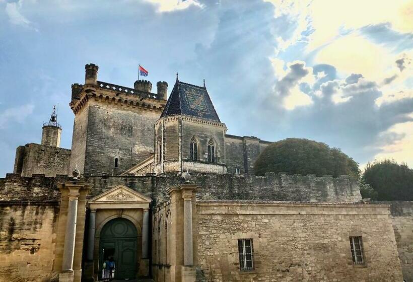مبيت وإفطار La Maison Blanche Uzès