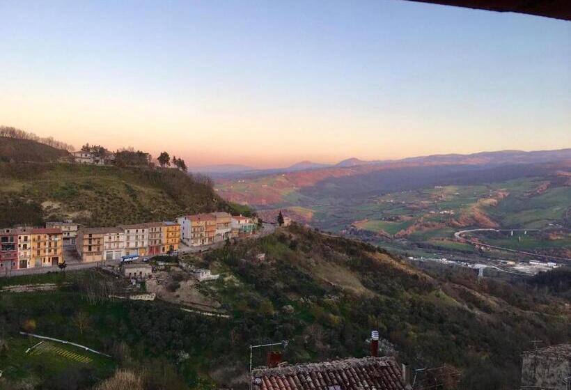 مبيت وإفطار La Vista