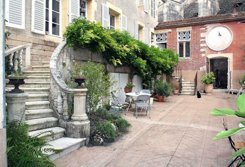 مبيت وإفطار Le Tabellion