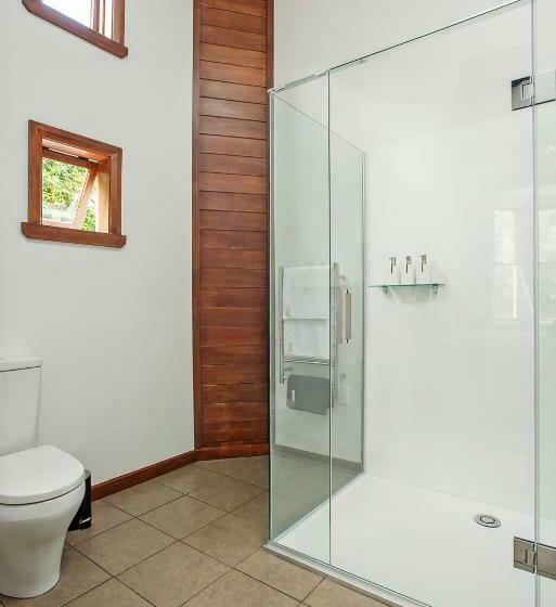 تختخواب و صبحانه Pepper Tree Villa